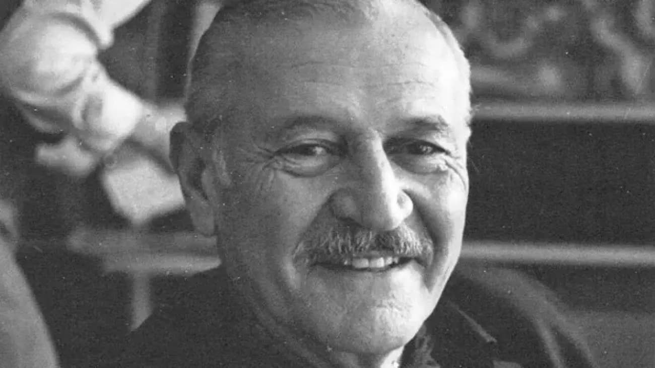 Oktay Rifat Horozcu'nun Hayatı ve Eserleri